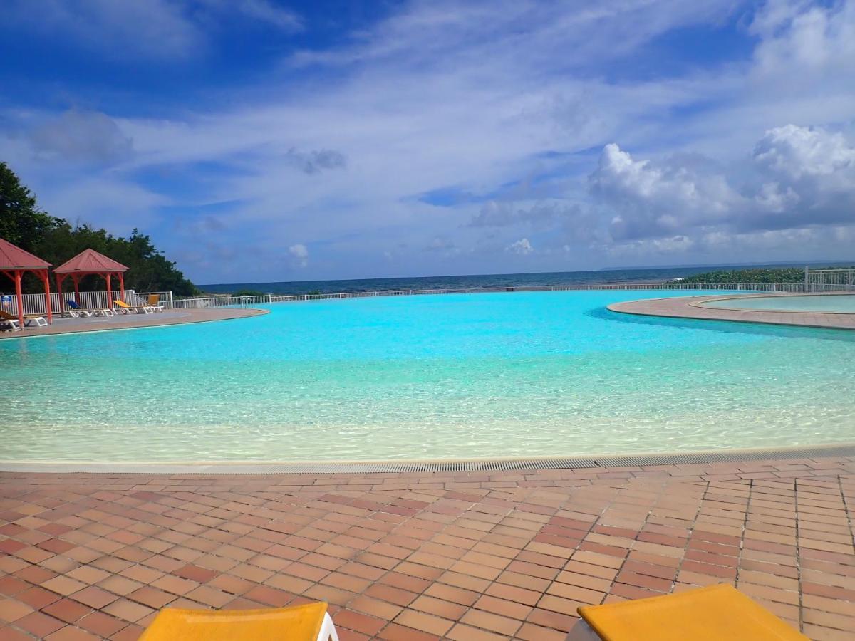 Ti Kaz Emeraude - Mer, soleil et sable fin, piscine et tennis Saint-Francois  Exterior foto