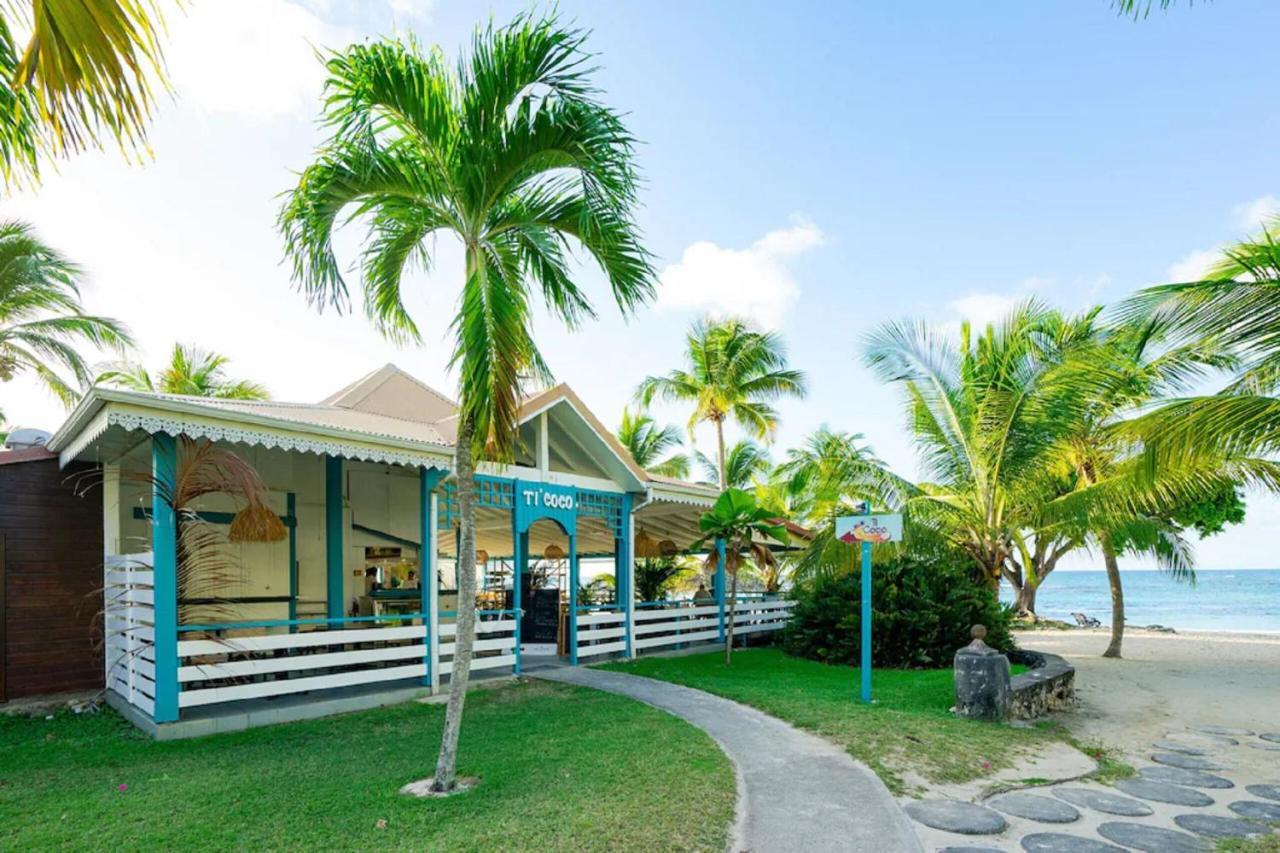 Ti Kaz Emeraude - Mer, soleil et sable fin, piscine et tennis Saint-Francois  Exterior foto