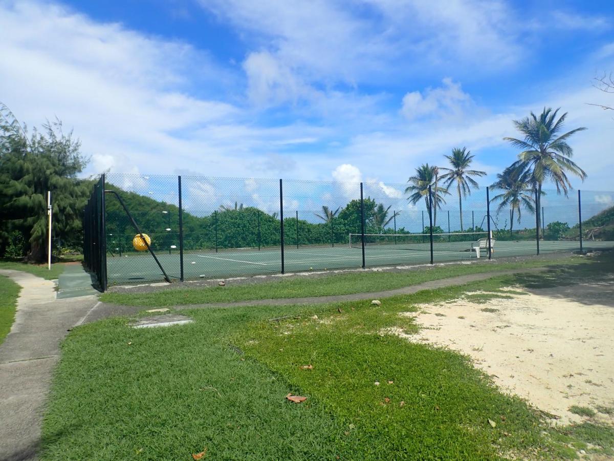 Ti Kaz Emeraude - Mer, soleil et sable fin, piscine et tennis Saint-Francois  Exterior foto